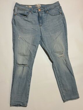 Universal Thread Light Blue Distressed Boyfriend Jeans